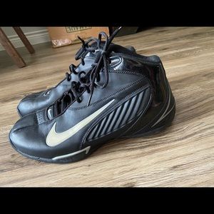Lightly worn Men’s Nike Basketball shoes